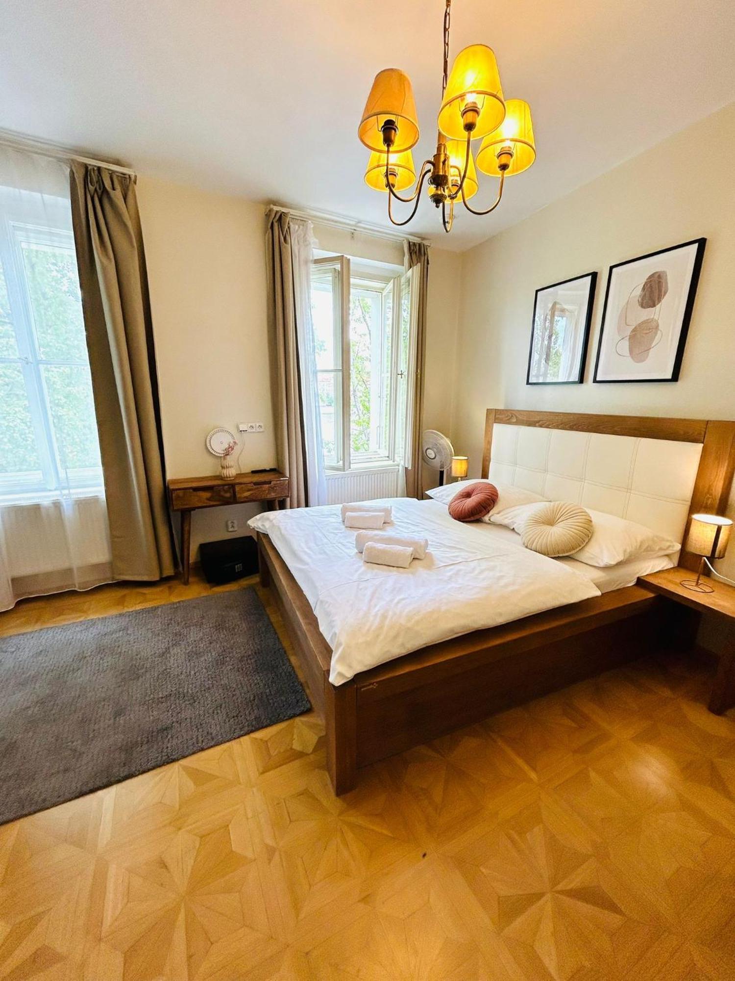 River View Residence By Charles Bridge براغ المظهر الخارجي الصورة